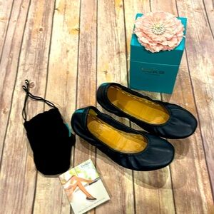 Tieks by Gavrieli California Navy leather ballet flats size 6 Navy